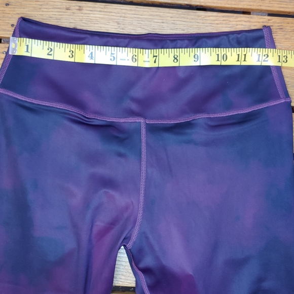 Lululemon Women's Burgandy / Black Tie Dye Crop Sleek Leggings Size 6 - Picture 6 of 7